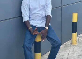 Criss Waddle x Medikal x Kofi Badd – Doe