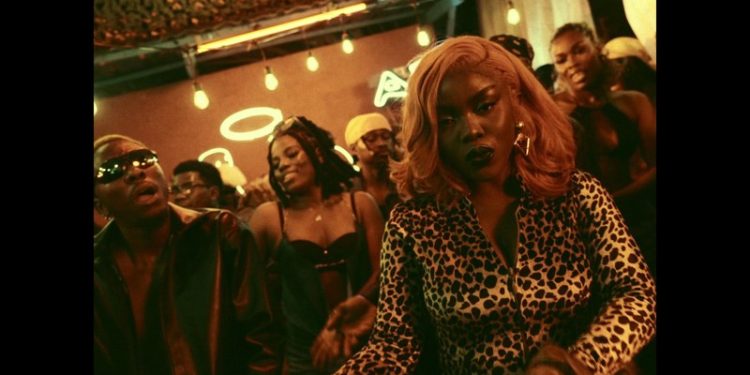 Gyakie – Your Body (Crazy) video still