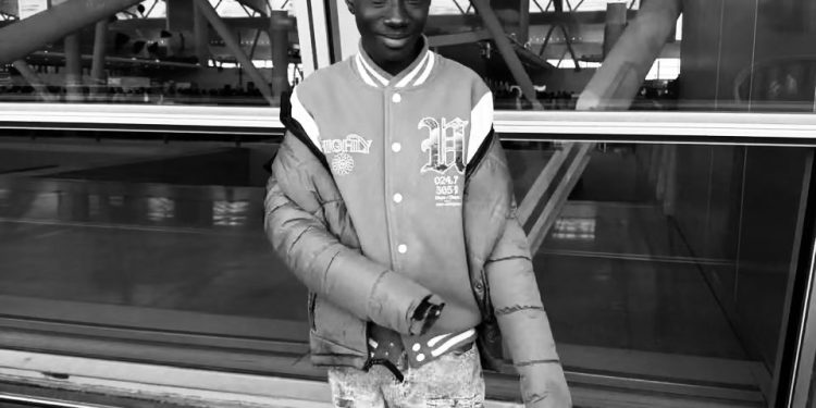Black-and-white photo of Ghanaian teenager Javits Frimpong shared by Sarkodie